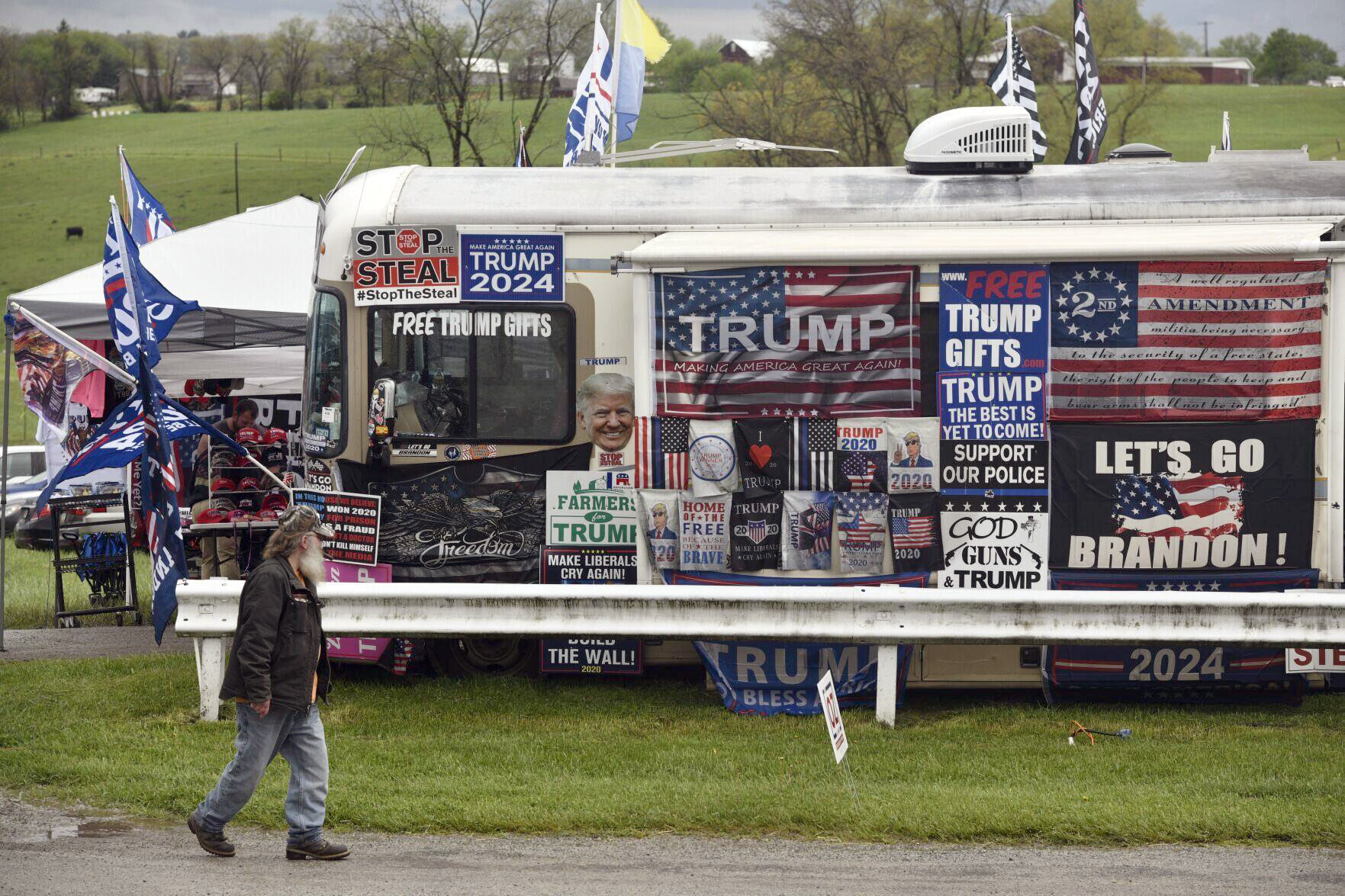 trump-oz van.jpg